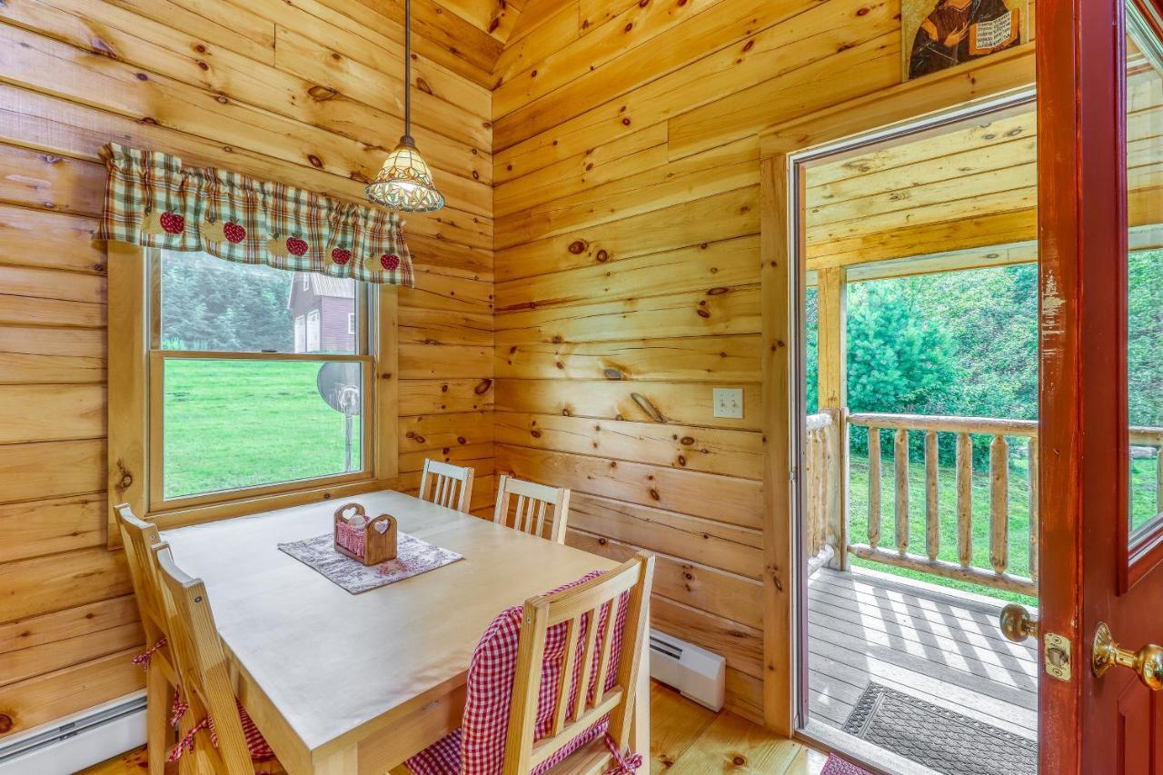 Log Cabin Escape Jacksonville Exterior photo